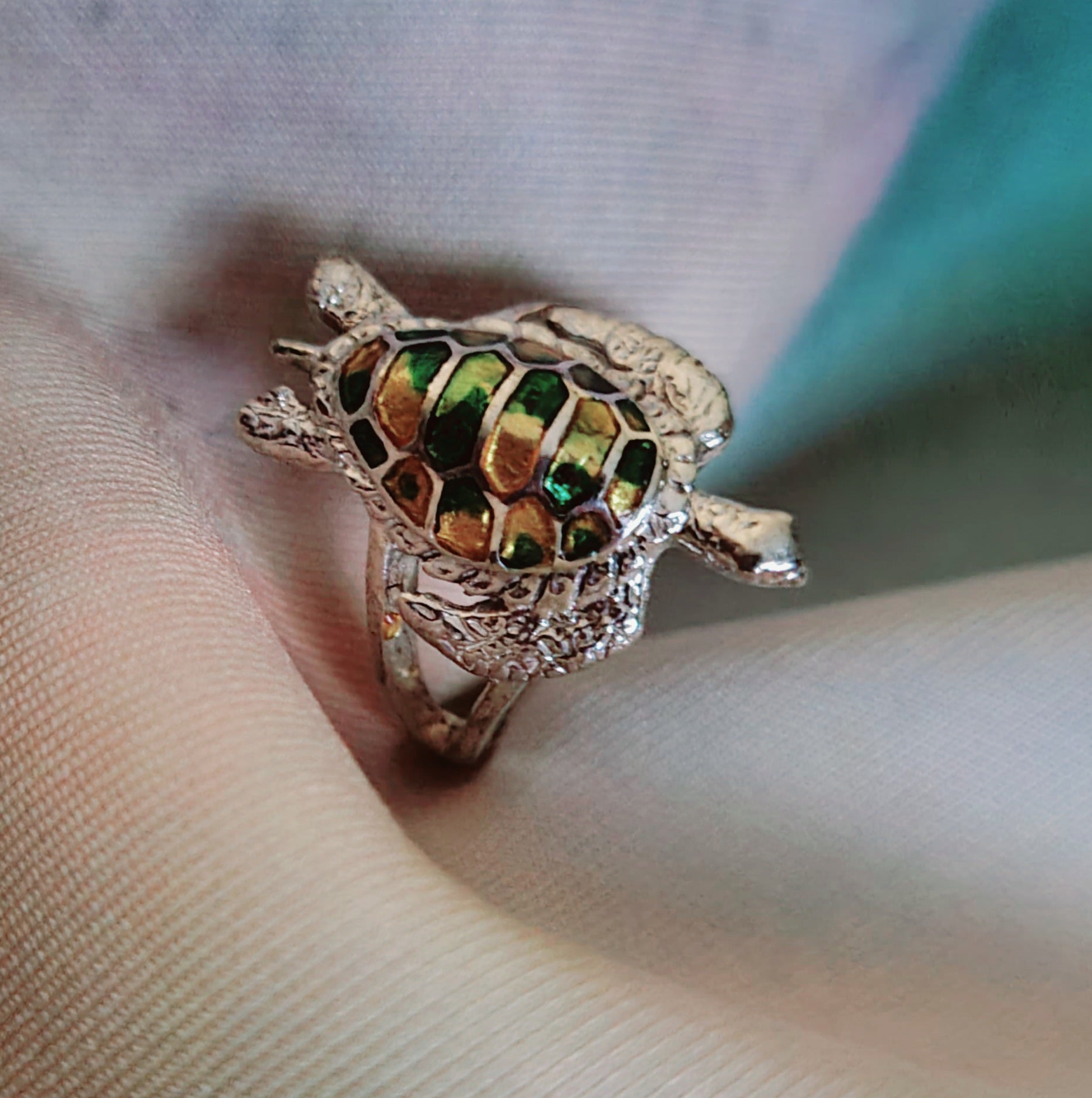 Emerald hot sale turtle ring