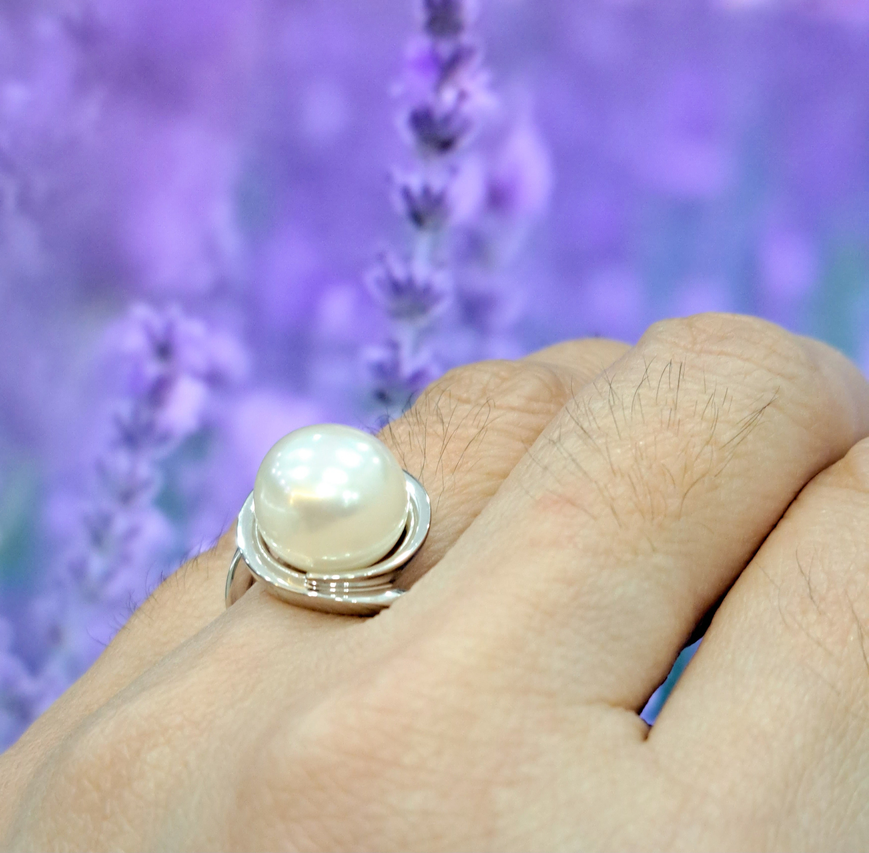 Elegant Bezel Pearl Ring