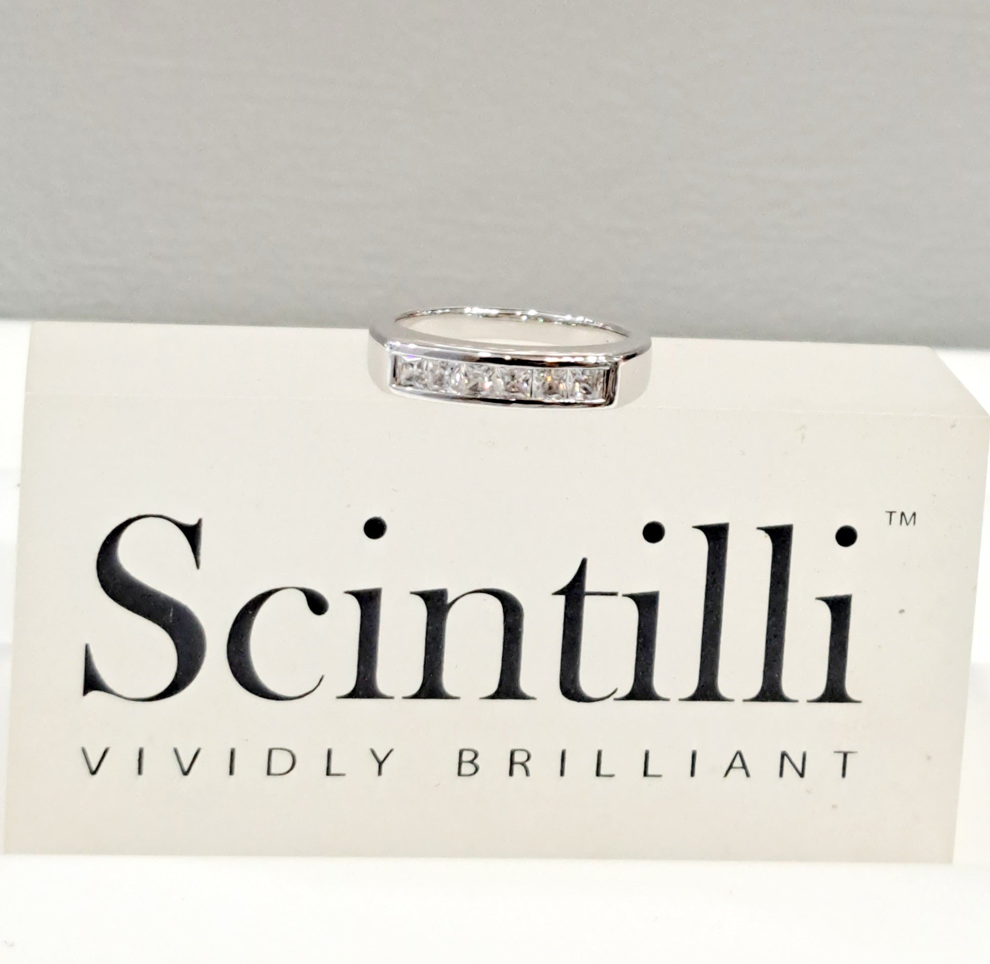 Princess cut Scintilli Ring