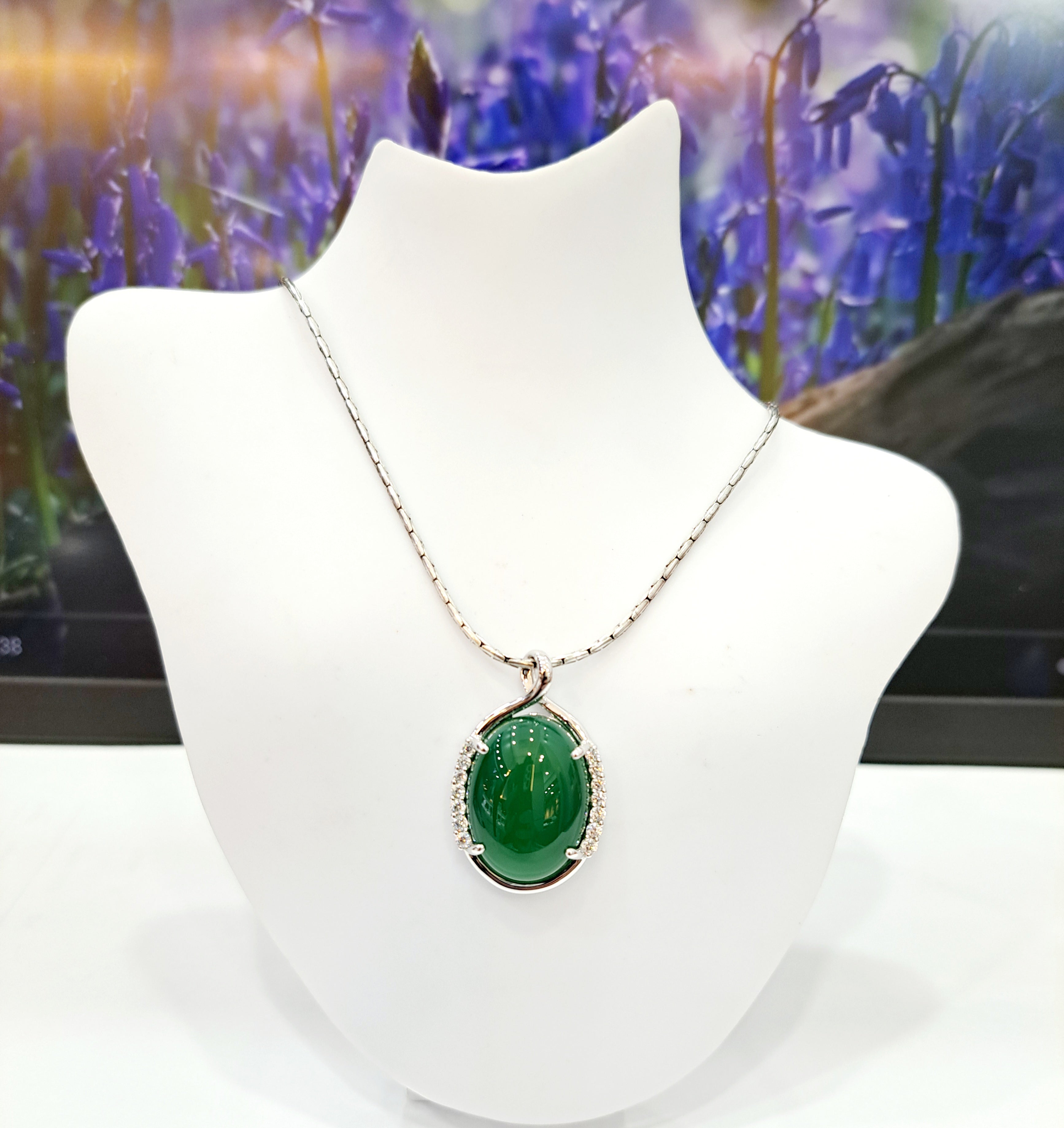 Sophisticated Green Agate with both side crafted Scintilli Pendant