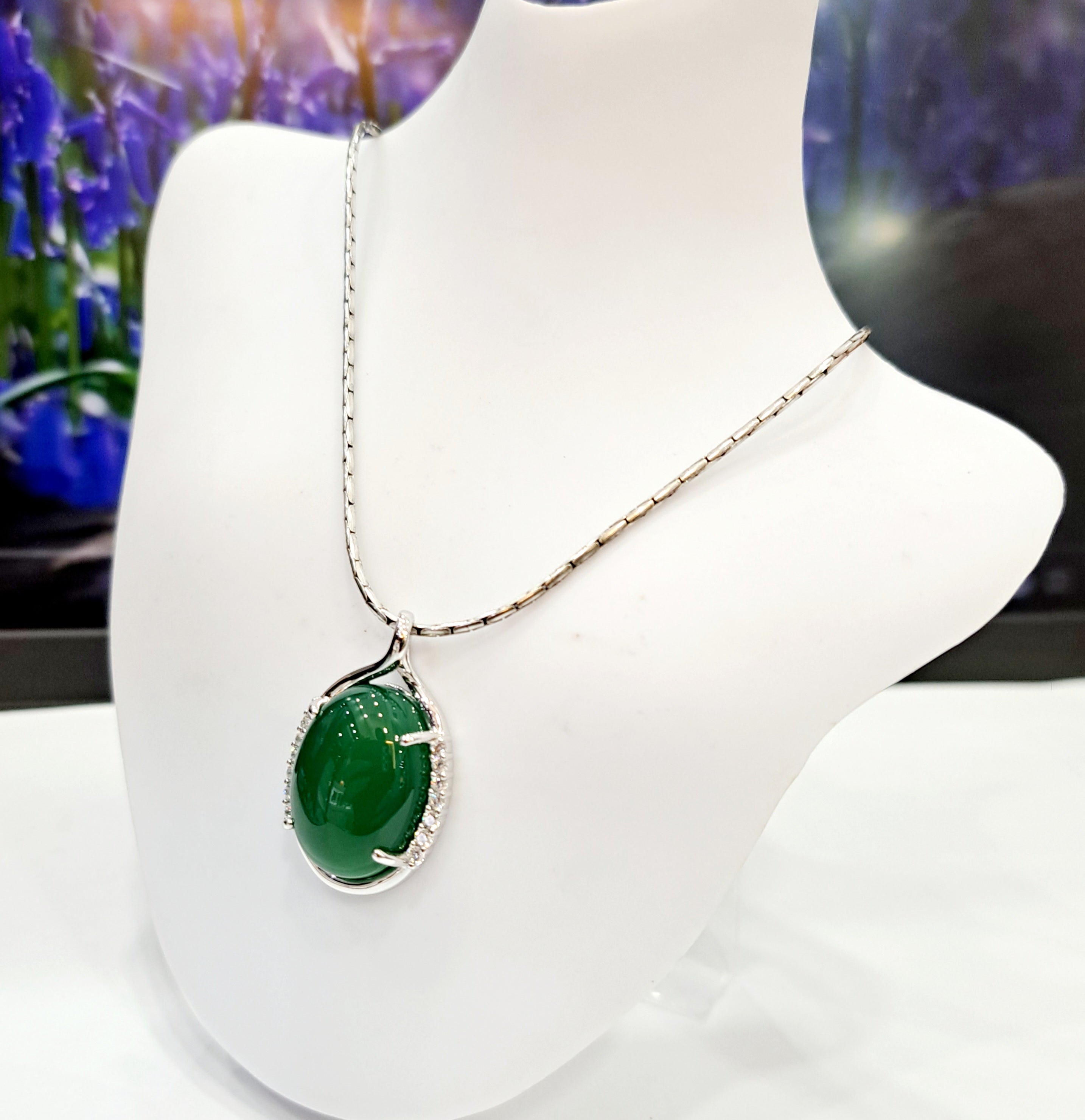 Sophisticated Green Agate with both side crafted Scintilli Pendant