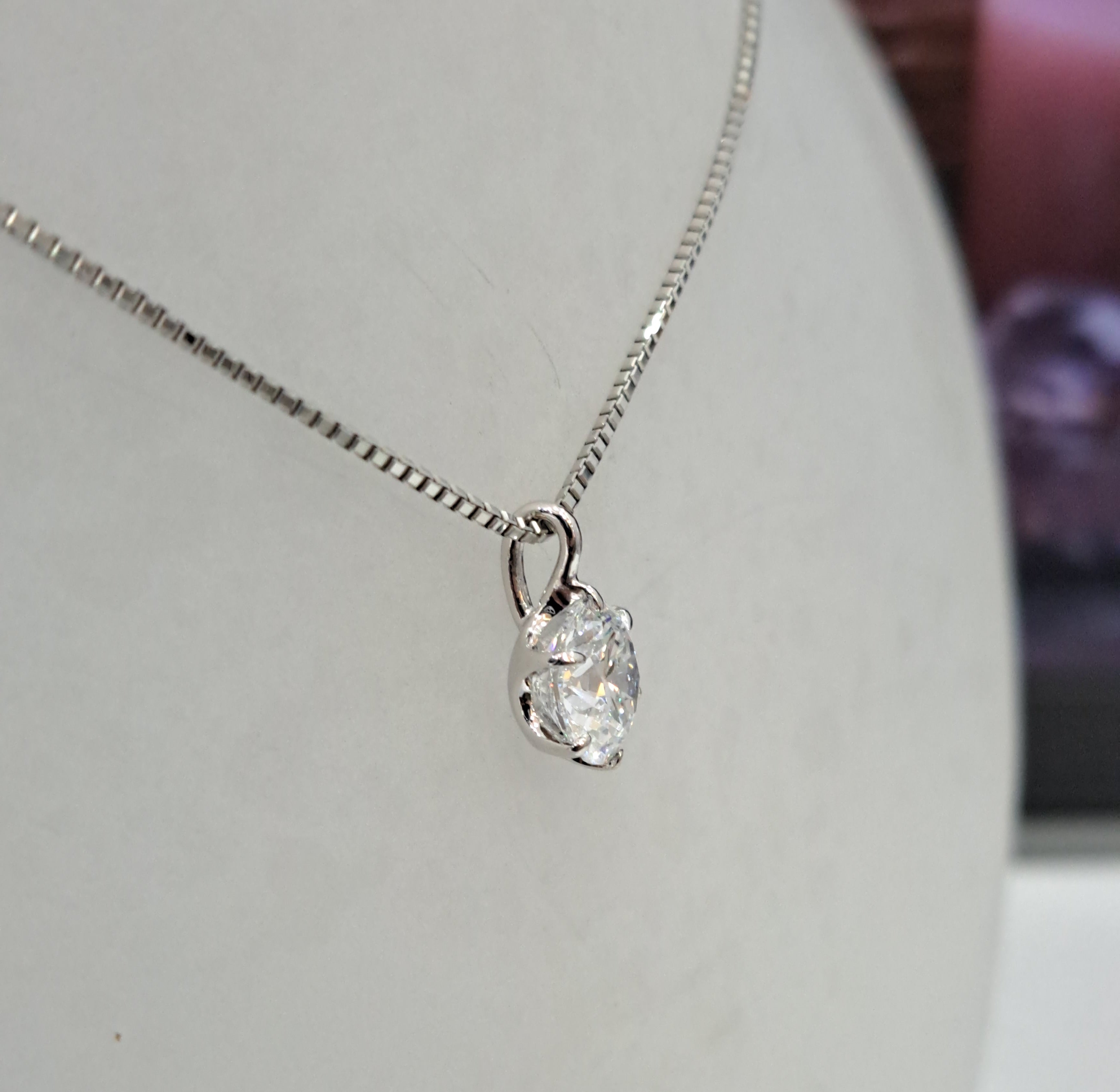 2.07 carats Stunning Lab Grown Diamond Pendant