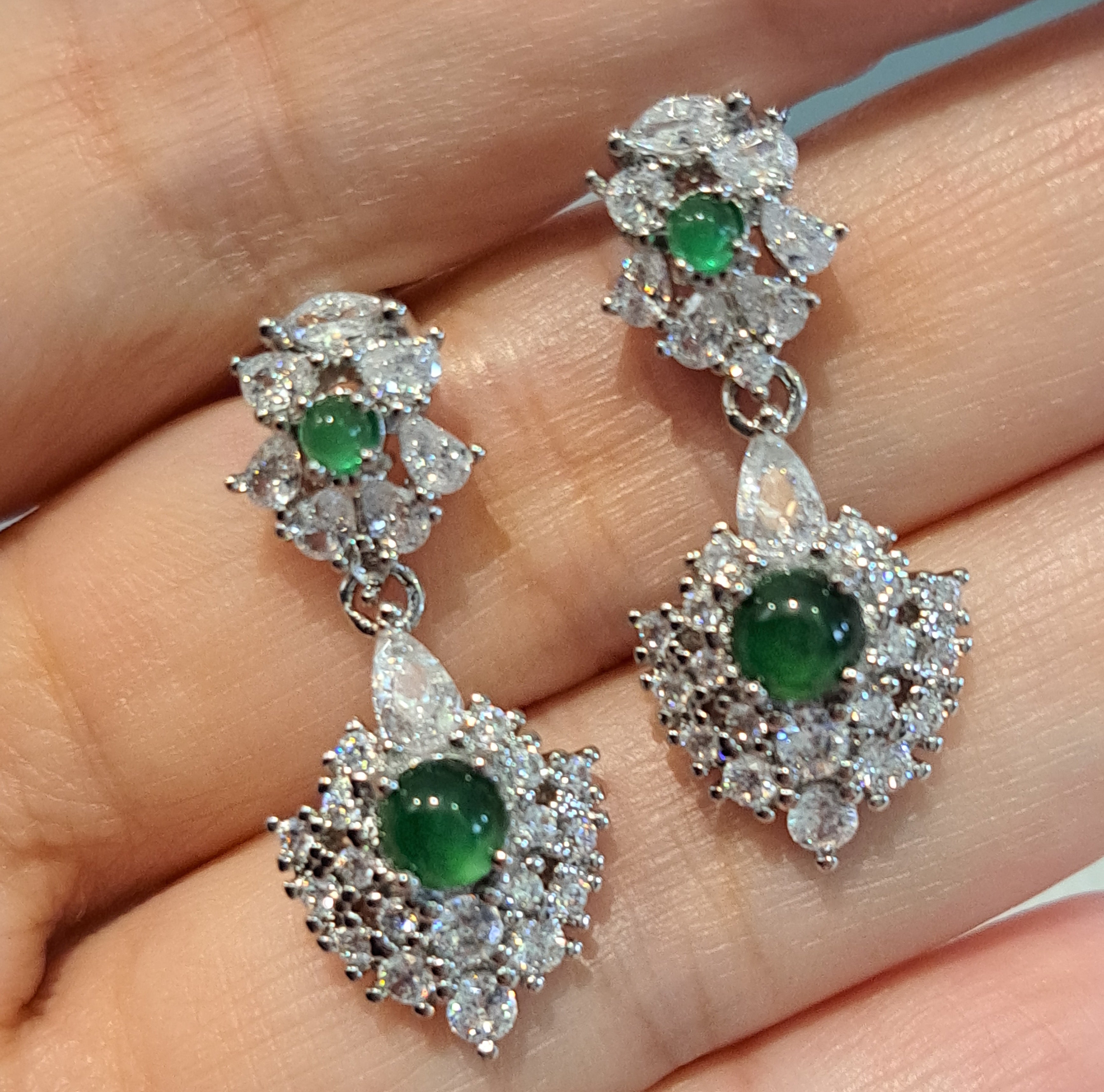 Sophisticated Jade Dangling Earrings