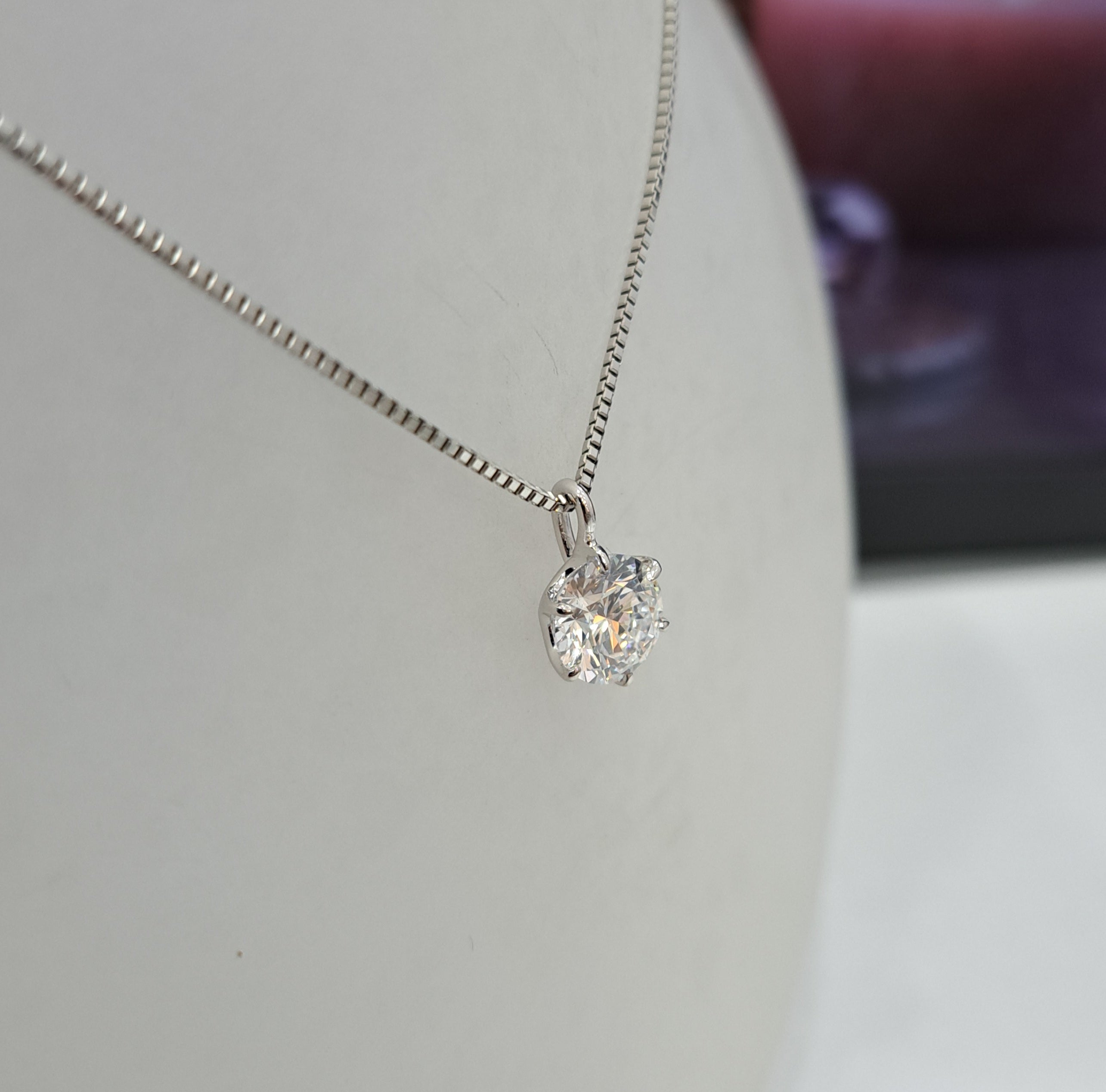 2.07 carats Stunning Lab Grown Diamond Pendant