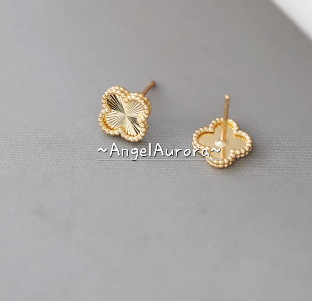 Gold Clovers Earrings