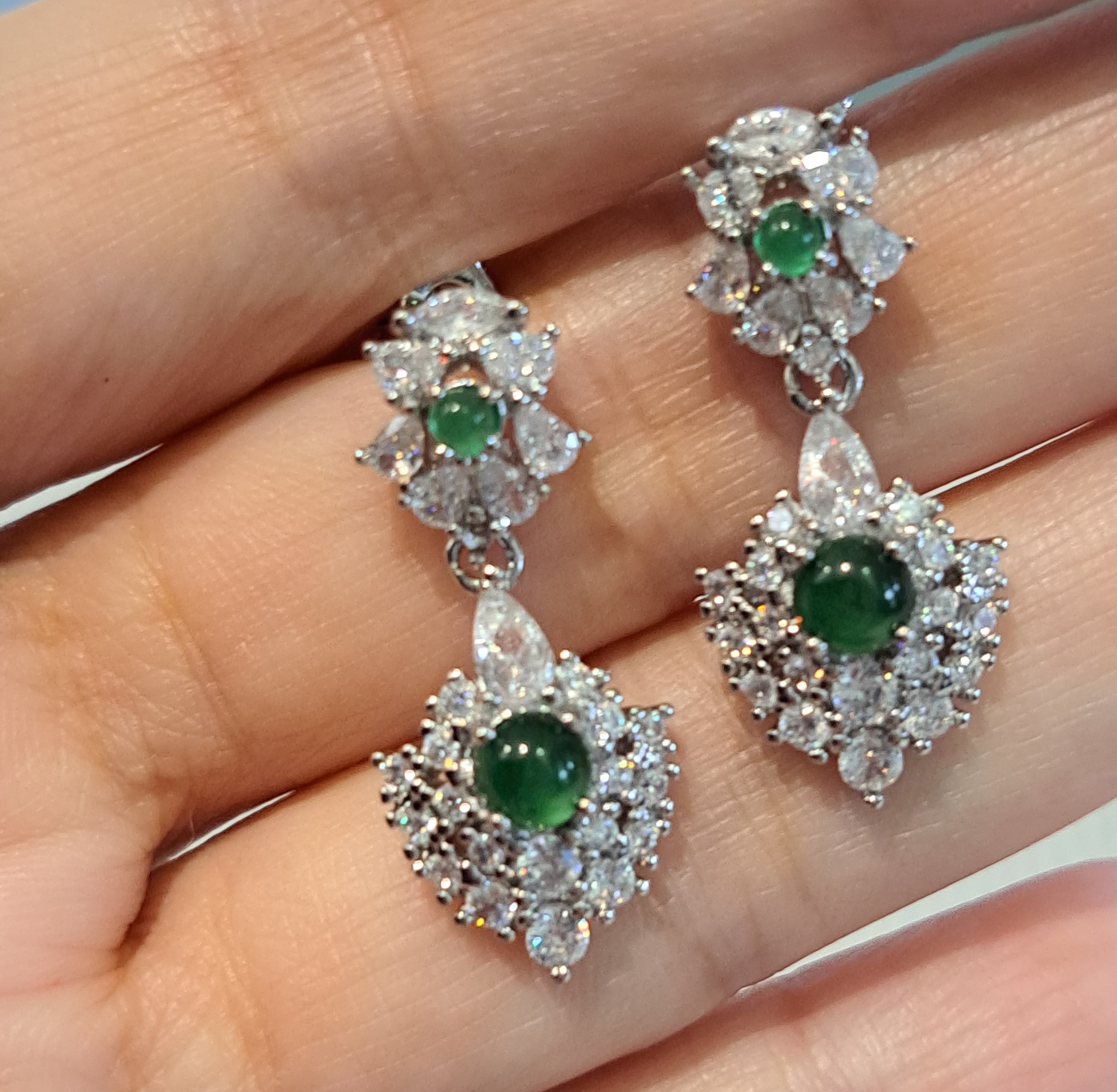 Sophisticated Jade Dangling Earrings