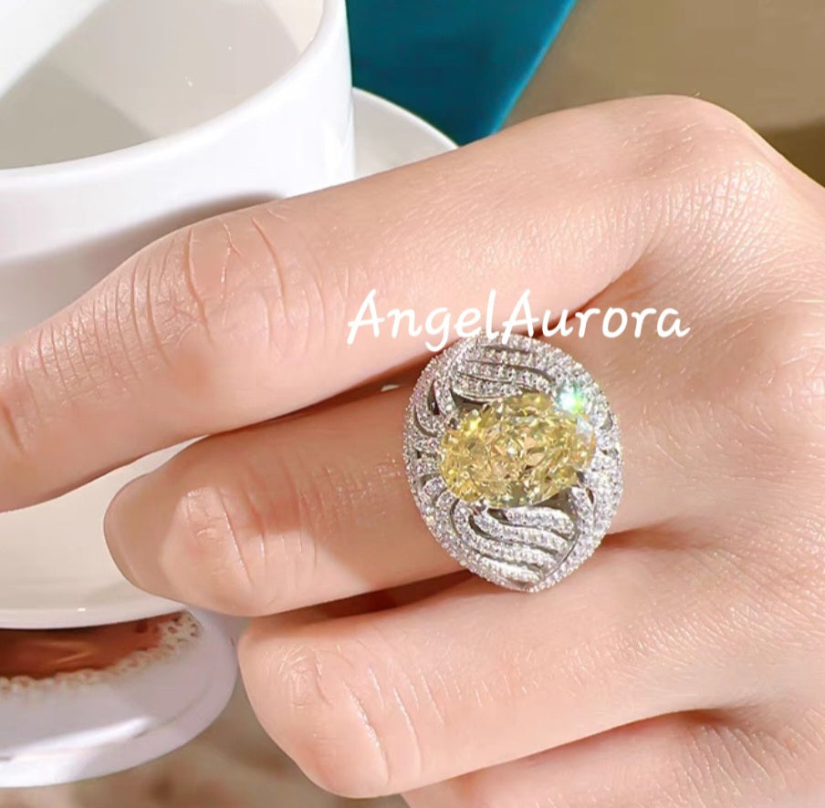 Dazzle Oval Canary Scintilli Ring