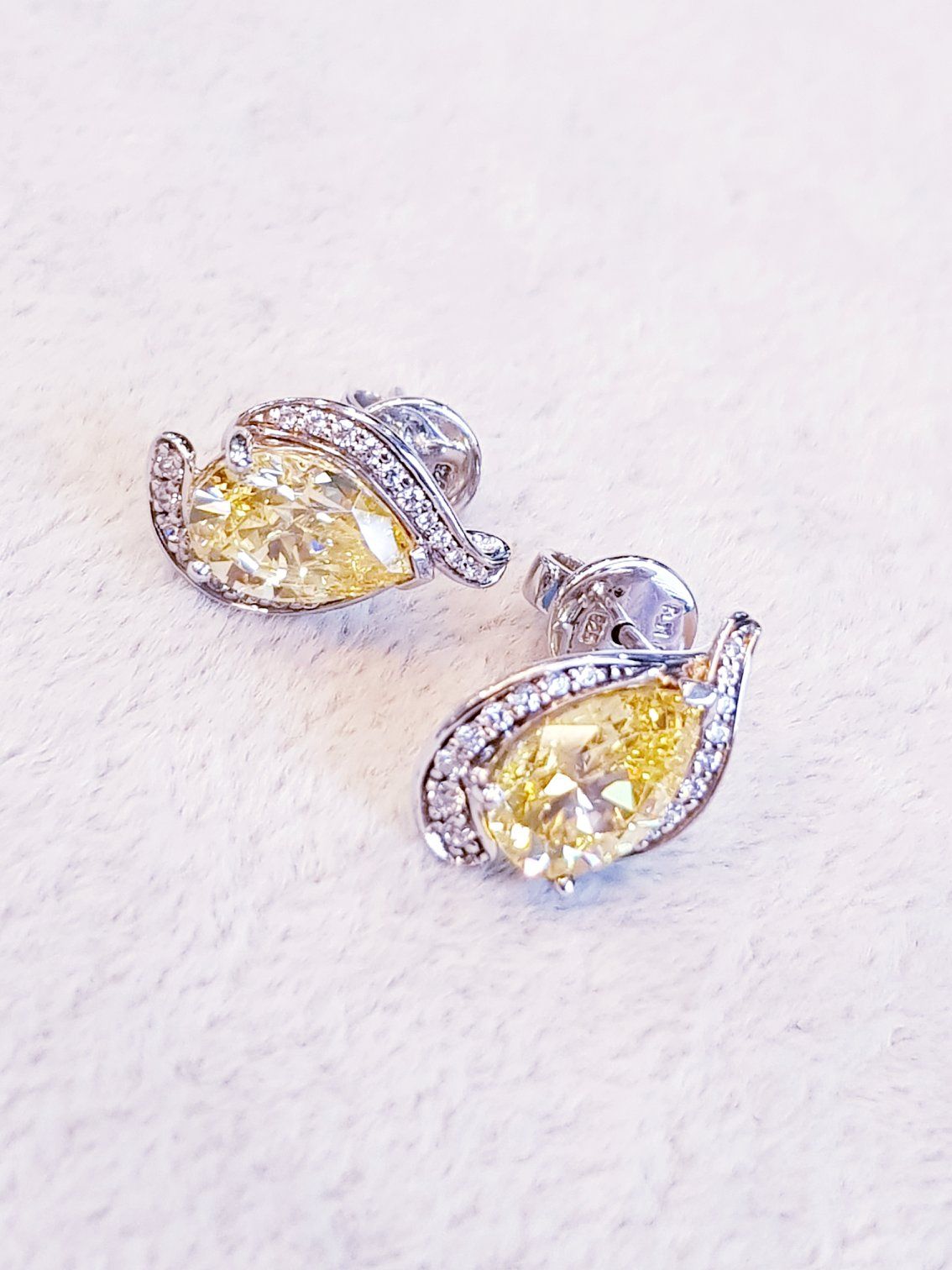 Dazzle Canary Scintilli Earrings