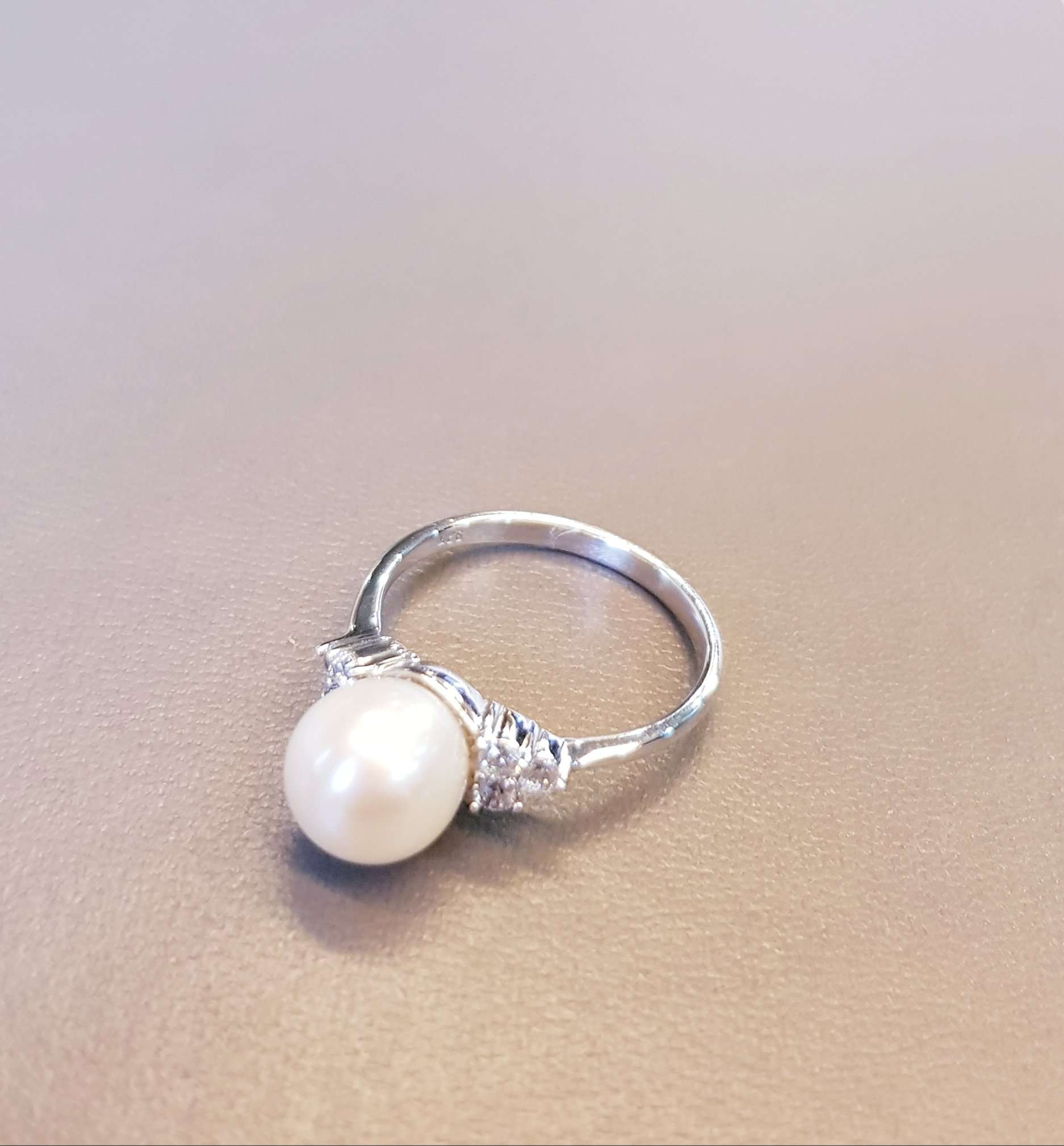 Elegant Pearl Ring