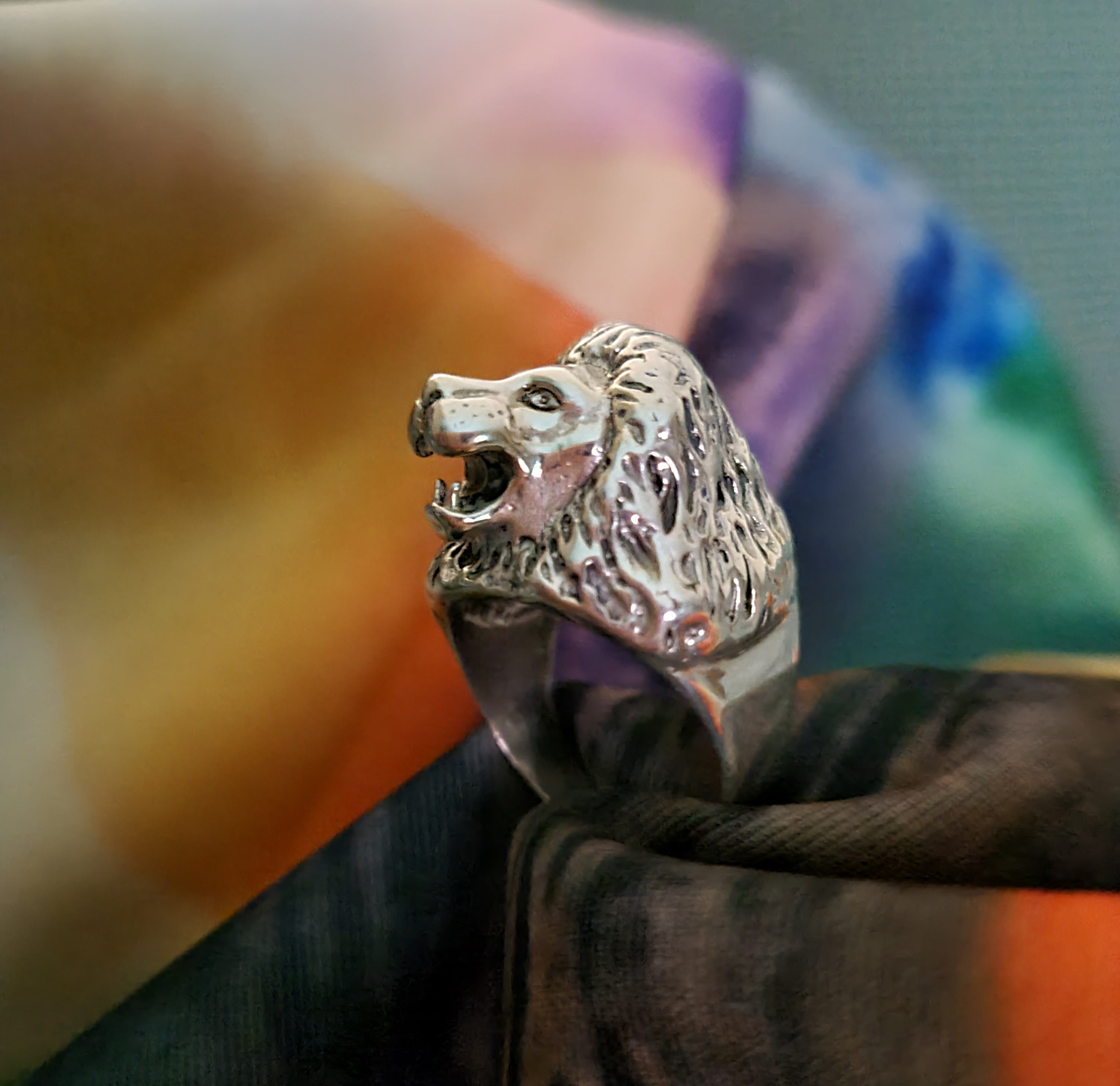 Lion ring hot sale silver price