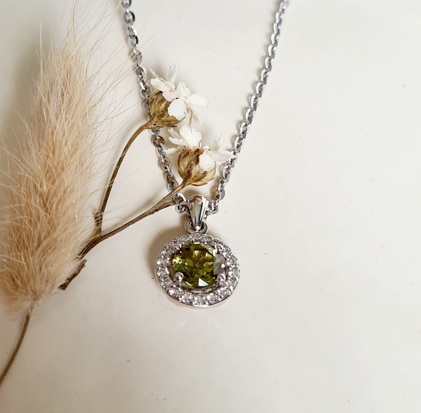 Flower Elegant Halo Peridot Diamond Simulants Pendant