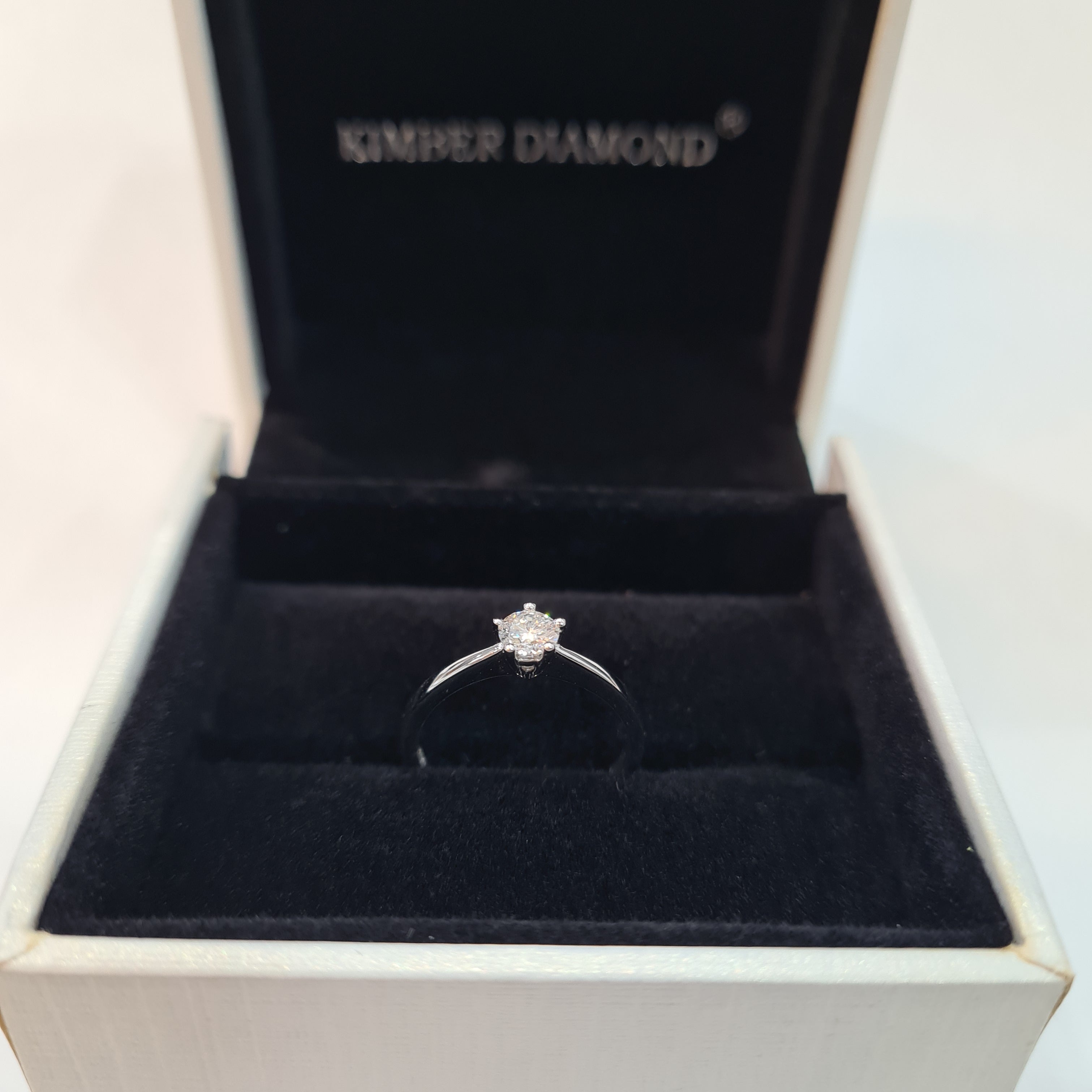 Five Prongs Diamond Ring