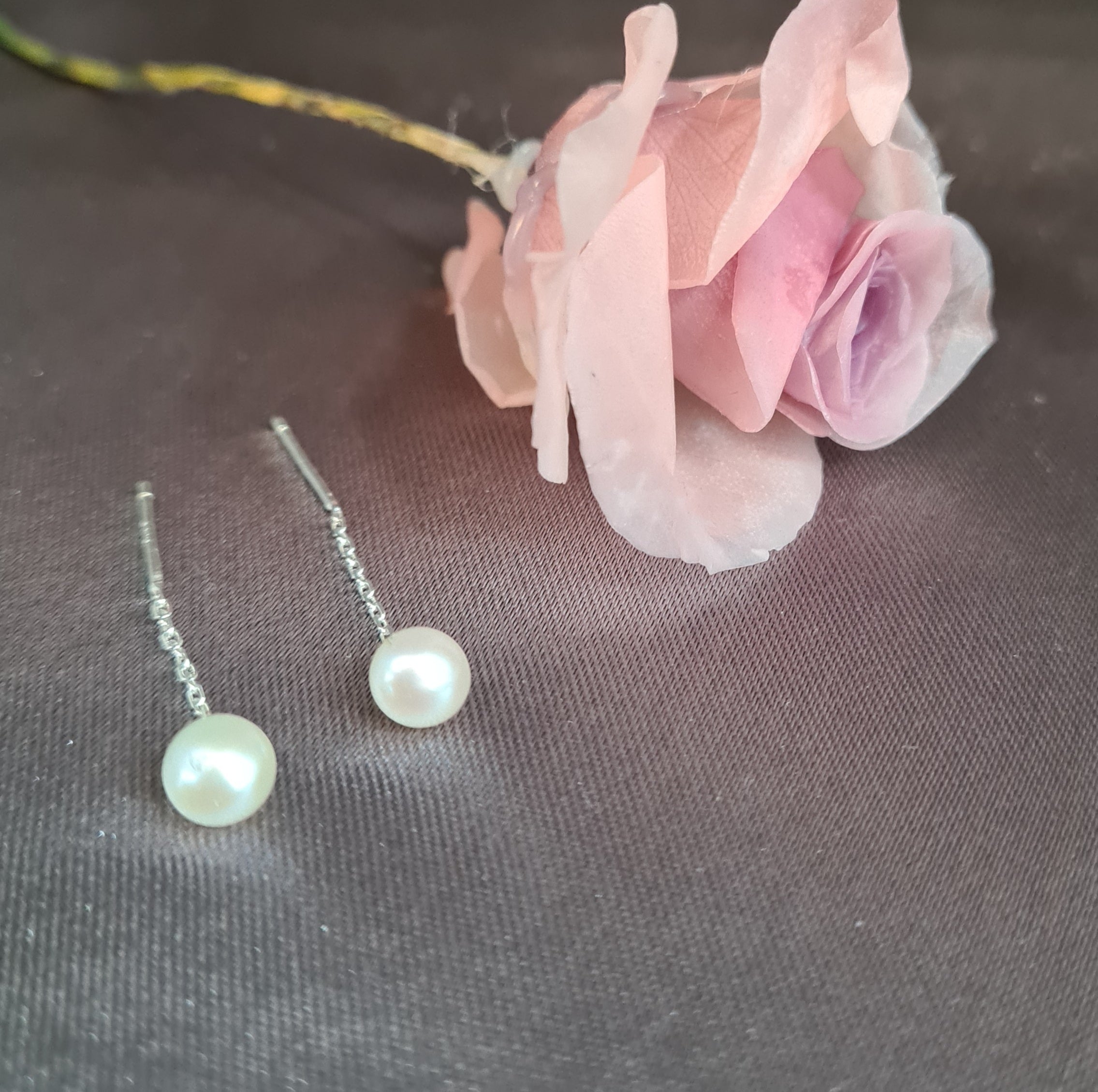 Graceful Pearl Dangling Earrings