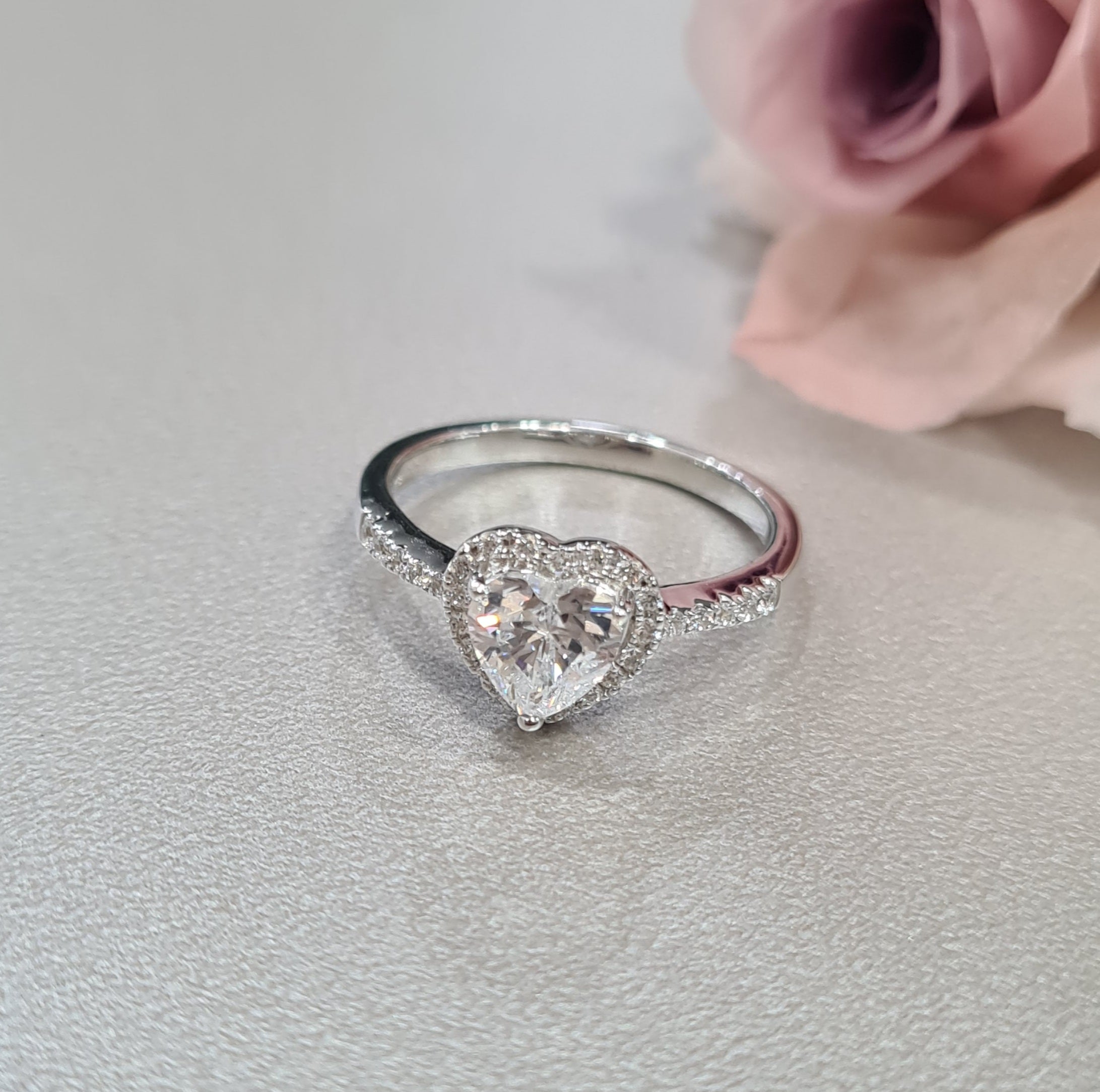 Halo Heart shape Ring