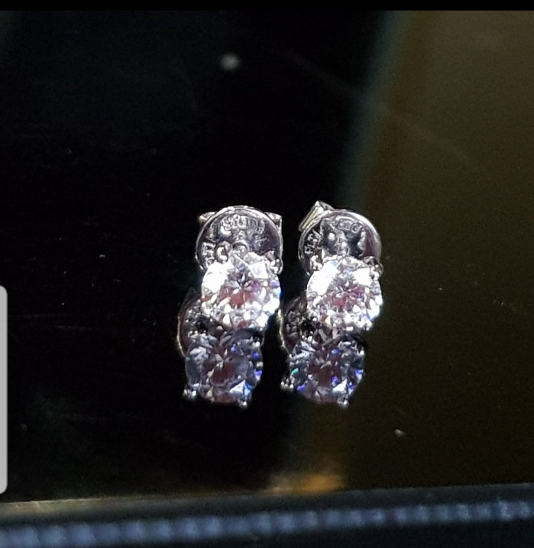 Solitaire 0.35 Carat Earring