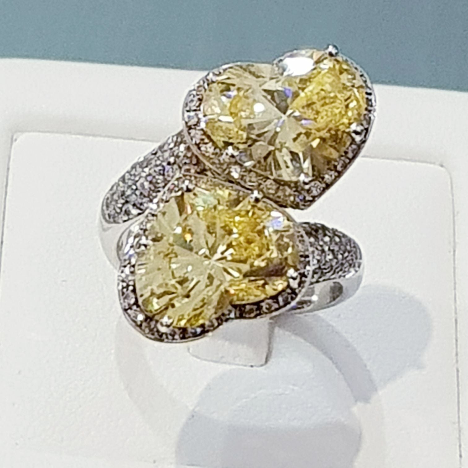 Elegant Sparkling Heart Shape Simulated Canary Ring