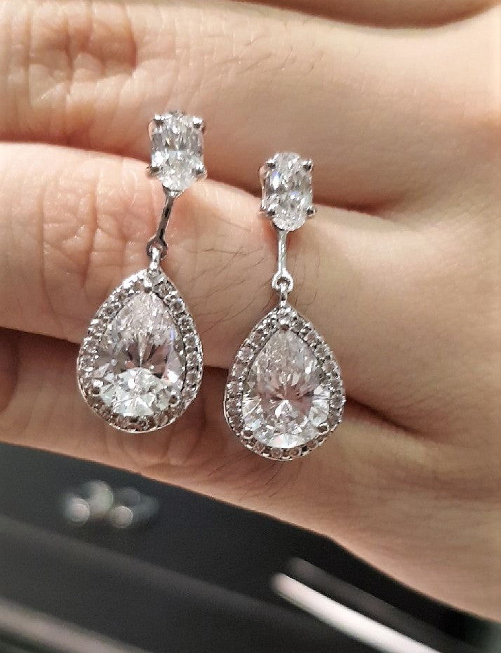 Dazzle Dangling Simulated Diamond Earrings